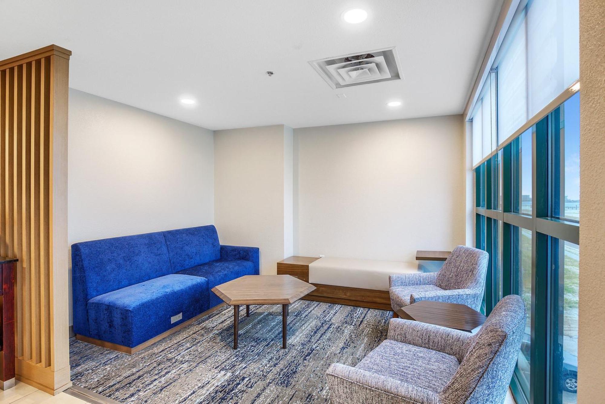 Holiday Inn Express - Gulfport Beach By Ihg Exterior foto