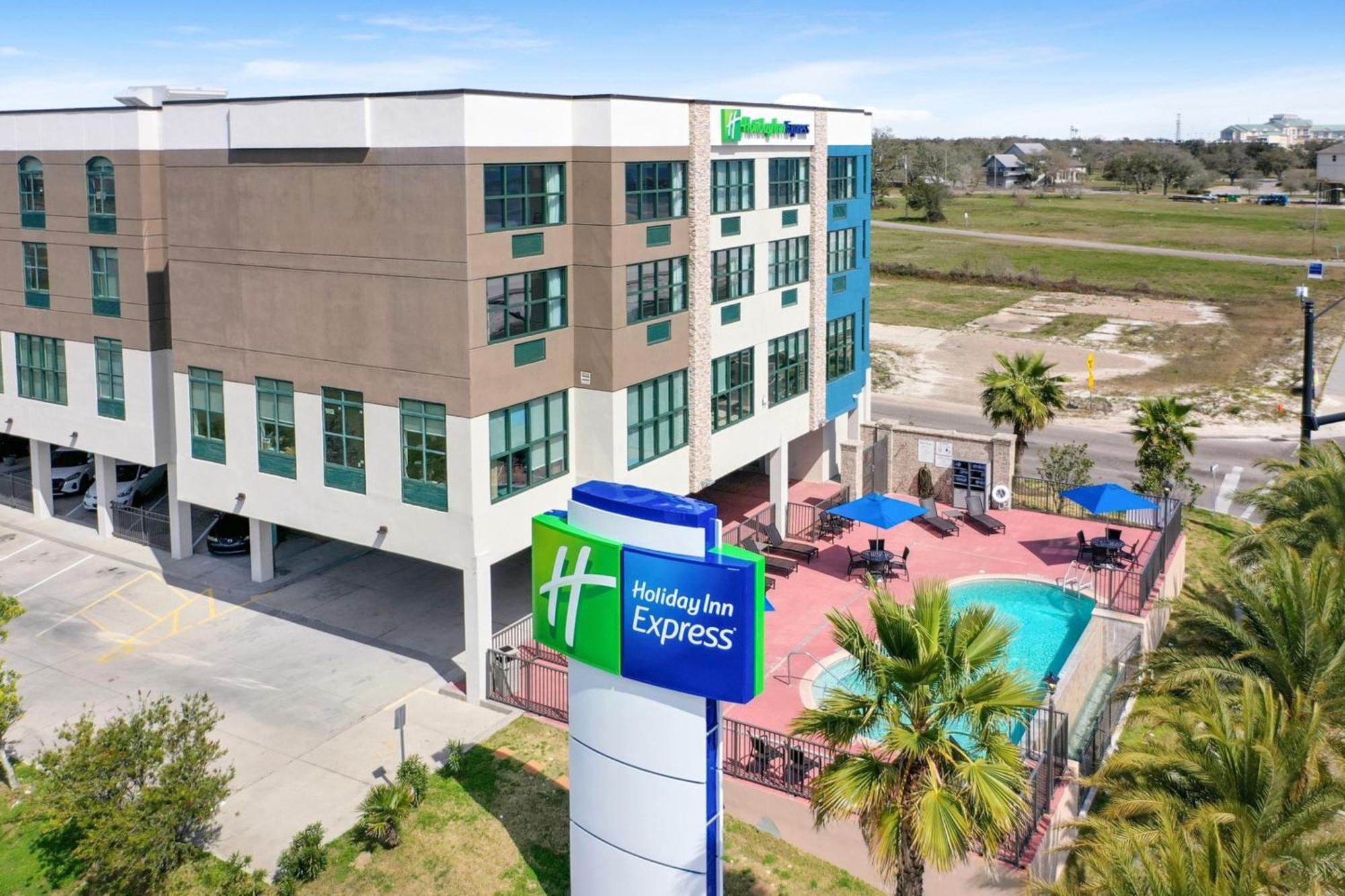 Holiday Inn Express - Gulfport Beach By Ihg Exterior foto