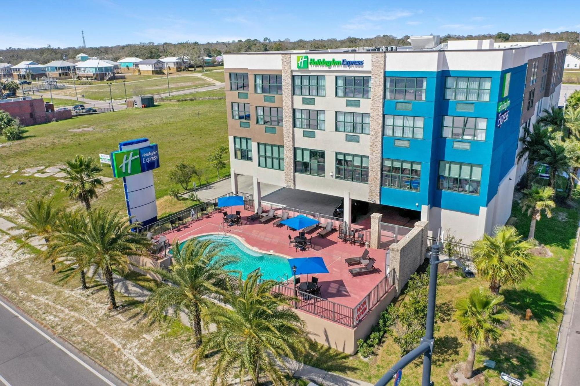 Holiday Inn Express - Gulfport Beach By Ihg Exterior foto