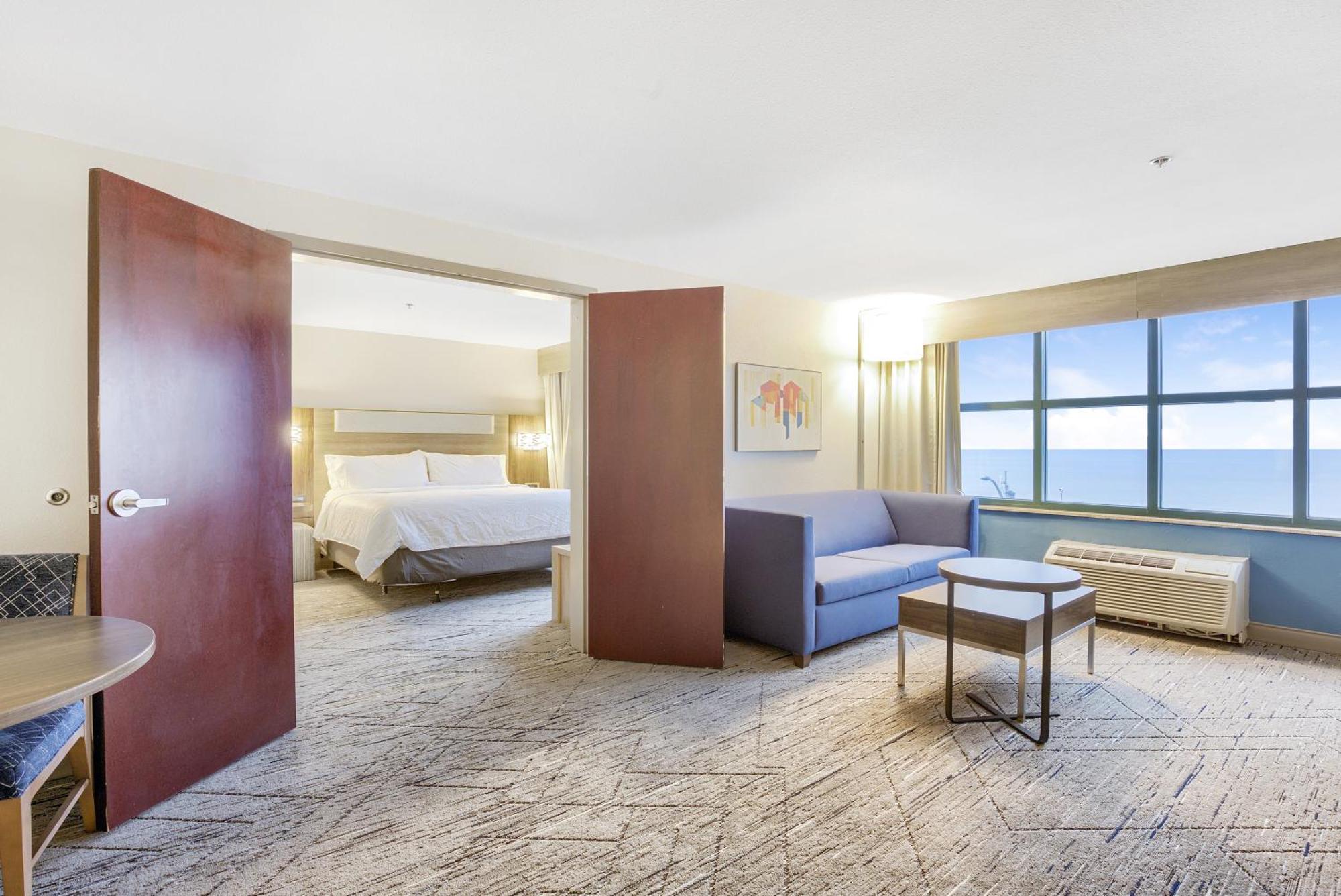 Holiday Inn Express - Gulfport Beach By Ihg Exterior foto