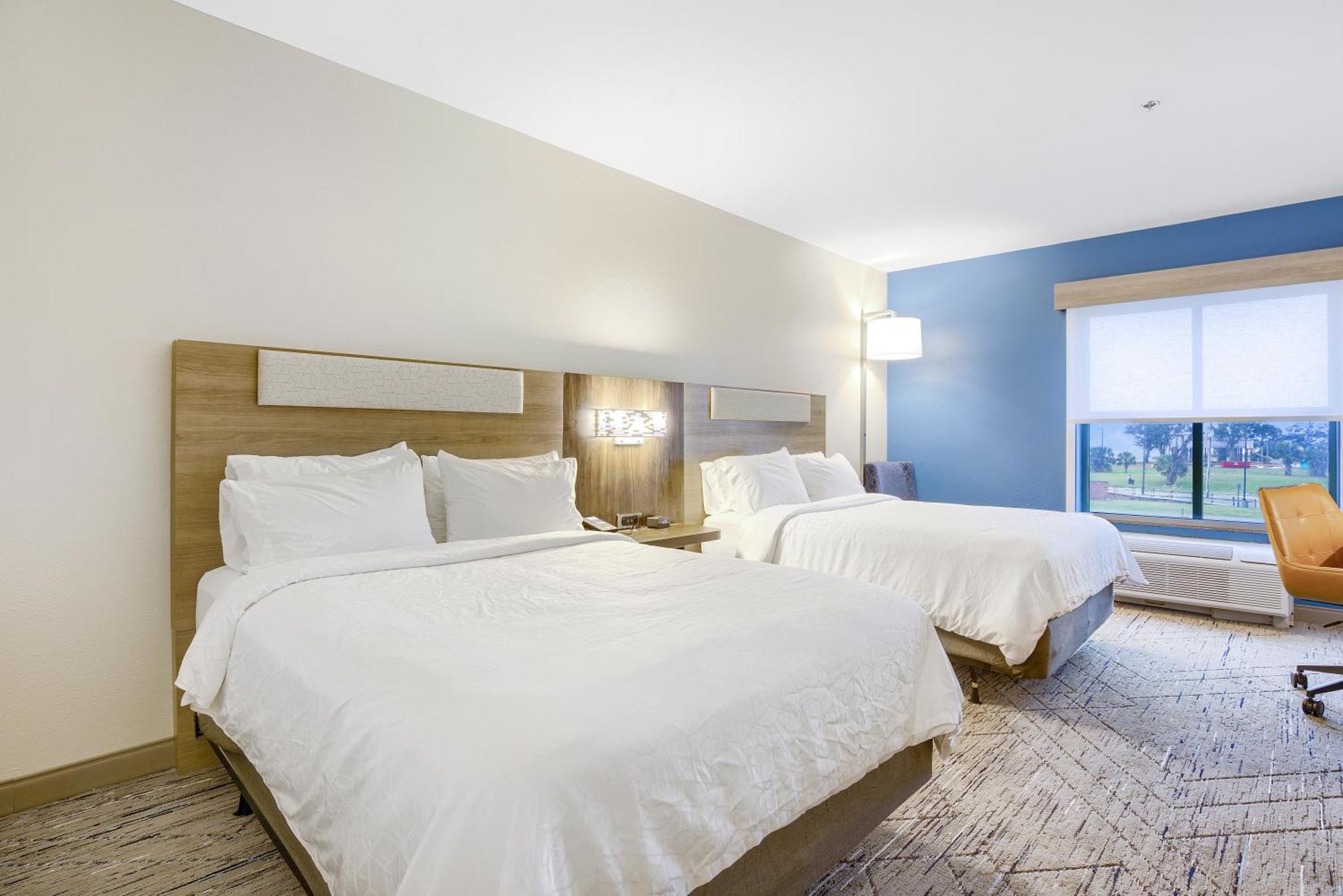 Holiday Inn Express - Gulfport Beach By Ihg Exterior foto