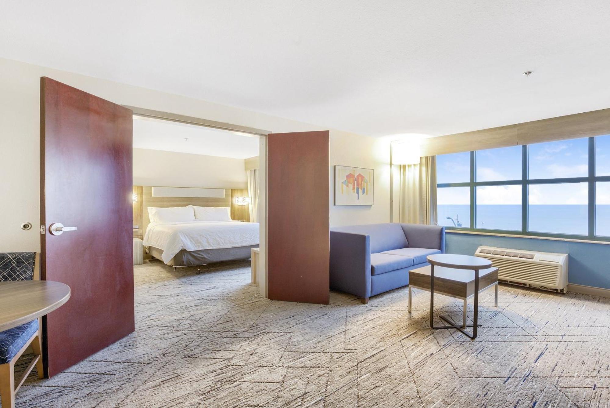Holiday Inn Express - Gulfport Beach By Ihg Exterior foto